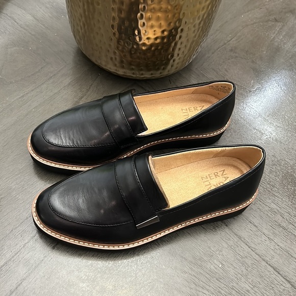 Naturalizer Adiline Platform Loafer (WIDE) - Picture 7 of 10